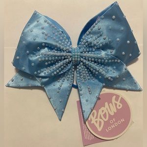NWT “Pearl” Bows of London cheer bow
